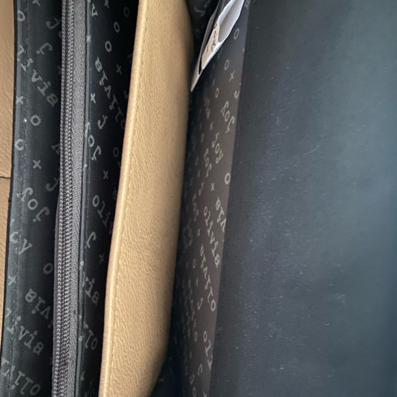 Olivia + Joy wallet - Picture 6 of 6